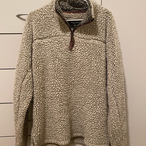 True Grit pullover. Size M. Crème color - Picture 1 of 2